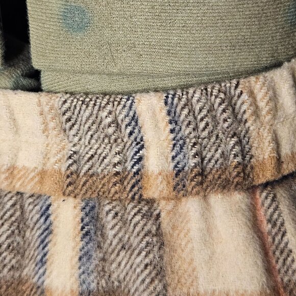 Woman's Y2K inspired Navy and beige pleated plaid print side zip mini skirt S - Picture 4 of 10